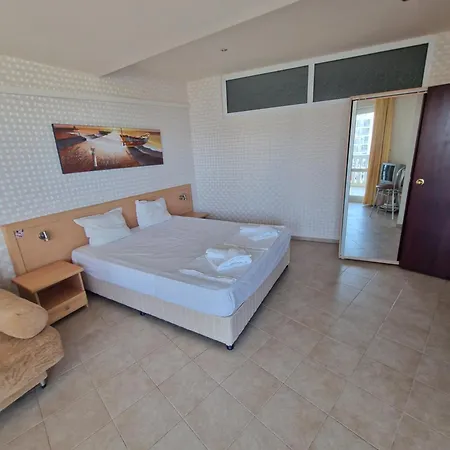 мирамар палас, роял апарт Apartamento *
